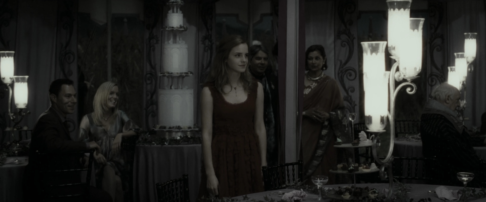 EmmaWatsonFan_dot_nl-HarryPotterAndTheDeathlyHallowsPart1-1881.jpg EmmaWatsonFan_dot_nl-HarryPotterAndTheDeathlyHallowsPart1-1881.jpg