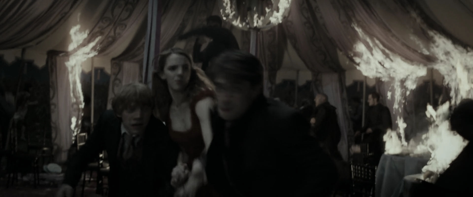 EmmaWatsonFan_dot_nl-HarryPotterAndTheDeathlyHallowsPart1-2097.jpg EmmaWatsonFan_dot_nl-HarryPotterAndTheDeathlyHallowsPart1-2097.jpg