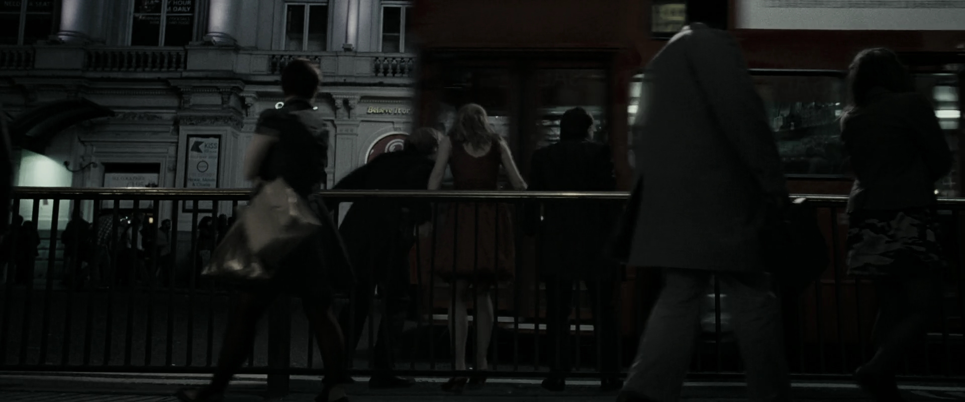 EmmaWatsonFan_dot_nl-HarryPotterAndTheDeathlyHallowsPart1-2099.jpg EmmaWatsonFan_dot_nl-HarryPotterAndTheDeathlyHallowsPart1-2099.jpg