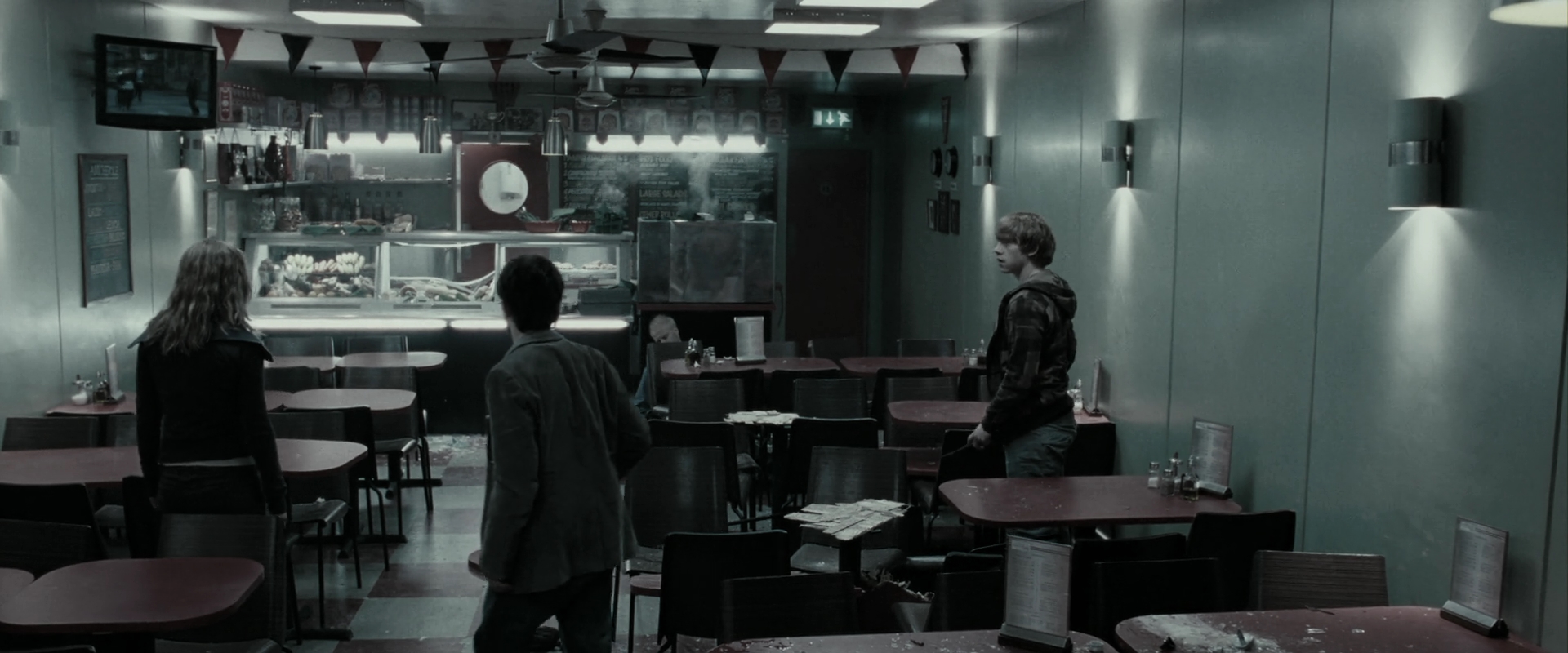 EmmaWatsonFan_dot_nl-HarryPotterAndTheDeathlyHallowsPart1-2240.jpg EmmaWatsonFan_dot_nl-HarryPotterAndTheDeathlyHallowsPart1-2240.jpg