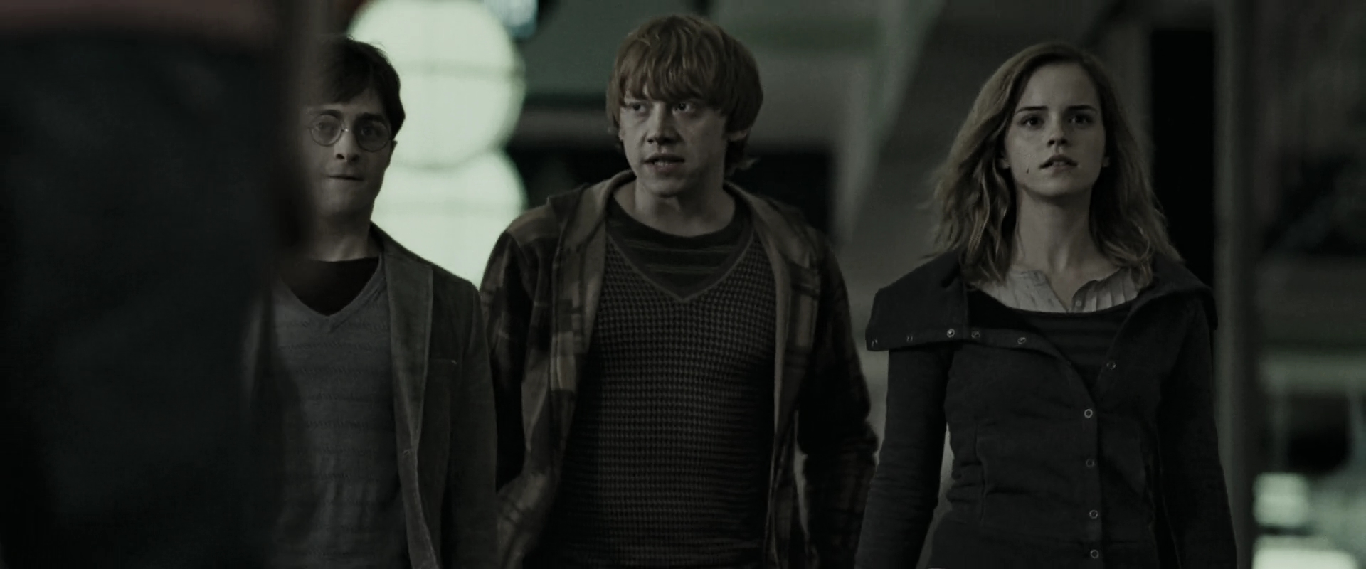 EmmaWatsonFan_dot_nl-HarryPotterAndTheDeathlyHallowsPart1-2351.jpg EmmaWatsonFan_dot_nl-HarryPotterAndTheDeathlyHallowsPart1-2351.jpg