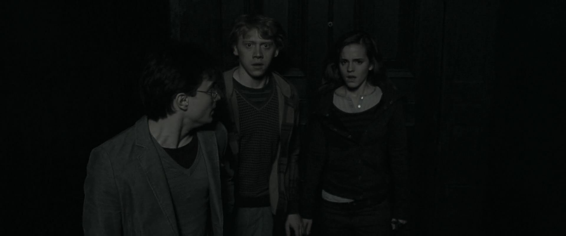 EmmaWatsonFan_dot_nl-HarryPotterAndTheDeathlyHallowsPart1-2388.jpg EmmaWatsonFan_dot_nl-HarryPotterAndTheDeathlyHallowsPart1-2388.jpg