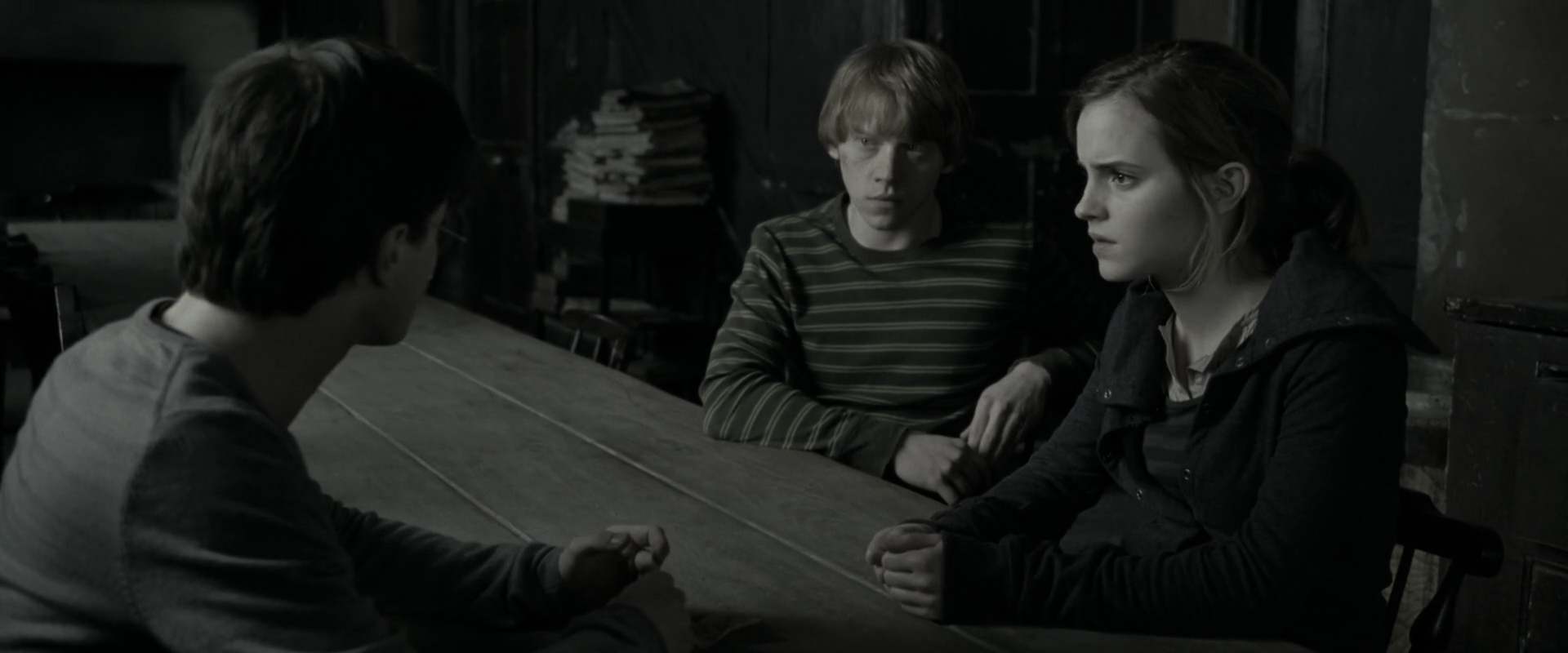 EmmaWatsonFan_dot_nl-HarryPotterAndTheDeathlyHallowsPart1-2547.jpg EmmaWatsonFan_dot_nl-HarryPotterAndTheDeathlyHallowsPart1-2547.jpg