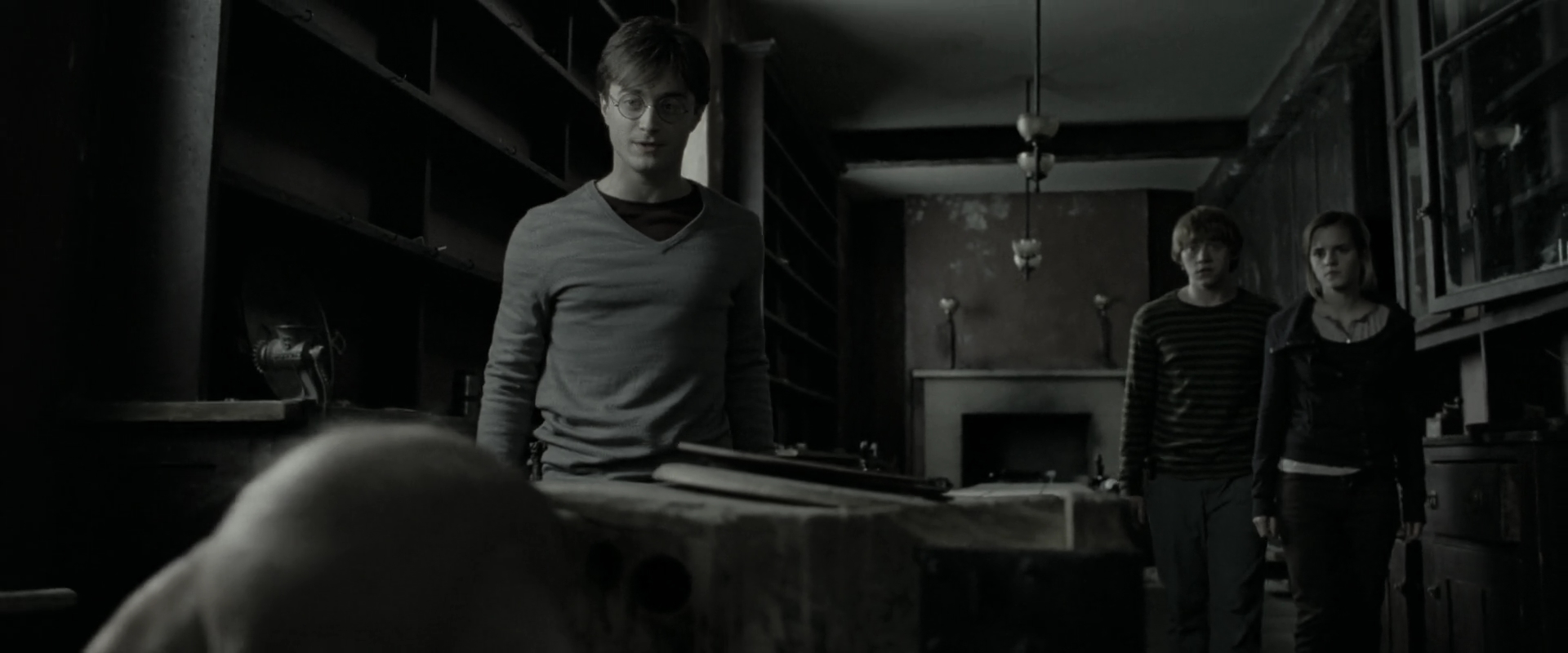 EmmaWatsonFan_dot_nl-HarryPotterAndTheDeathlyHallowsPart1-2569.jpg EmmaWatsonFan_dot_nl-HarryPotterAndTheDeathlyHallowsPart1-2569.jpg