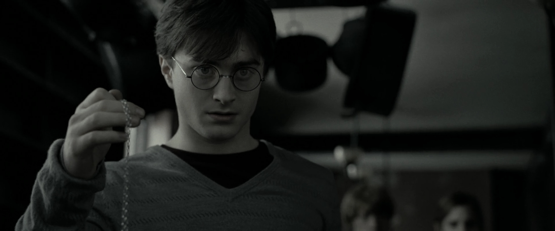 EmmaWatsonFan_dot_nl-HarryPotterAndTheDeathlyHallowsPart1-2615.jpg EmmaWatsonFan_dot_nl-HarryPotterAndTheDeathlyHallowsPart1-2615.jpg