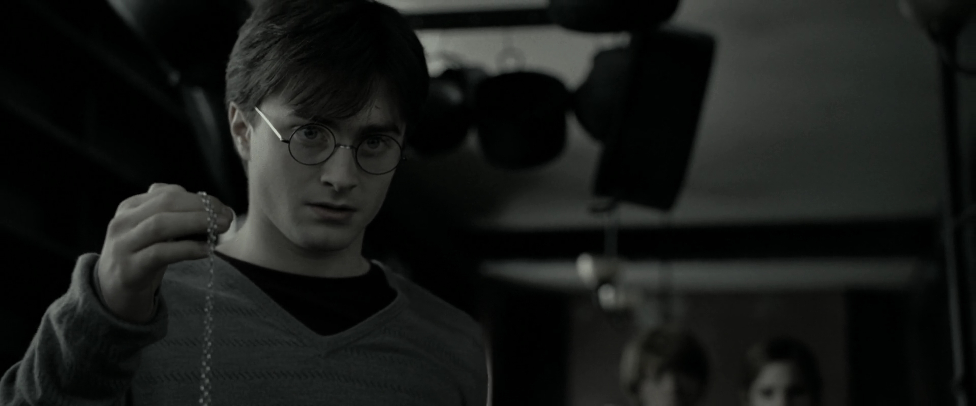 EmmaWatsonFan_dot_nl-HarryPotterAndTheDeathlyHallowsPart1-2617.jpg EmmaWatsonFan_dot_nl-HarryPotterAndTheDeathlyHallowsPart1-2617.jpg