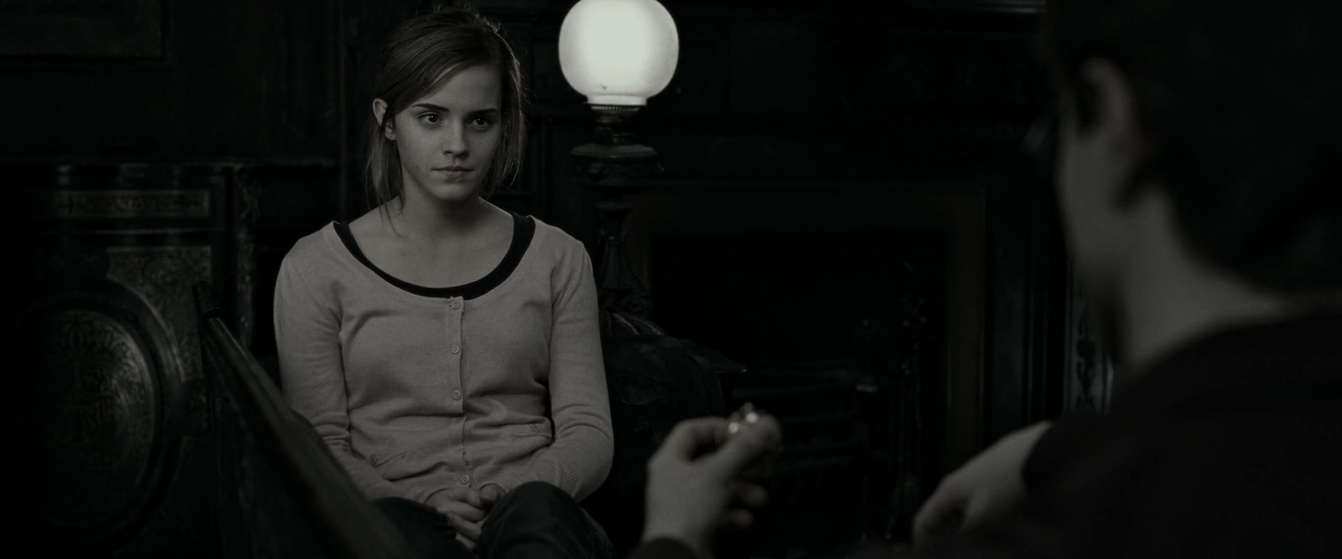 EmmaWatsonFan_dot_nl-HarryPotterAndTheDeathlyHallowsPart1-2785.jpg EmmaWatsonFan_dot_nl-HarryPotterAndTheDeathlyHallowsPart1-2785.jpg