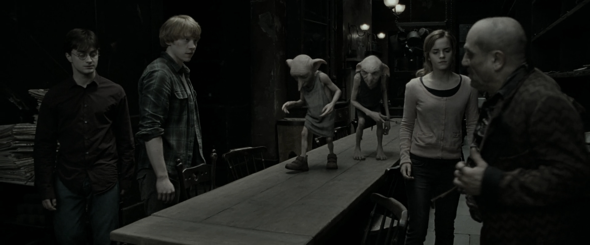 EmmaWatsonFan_dot_nl-HarryPotterAndTheDeathlyHallowsPart1-2857.jpg EmmaWatsonFan_dot_nl-HarryPotterAndTheDeathlyHallowsPart1-2857.jpg