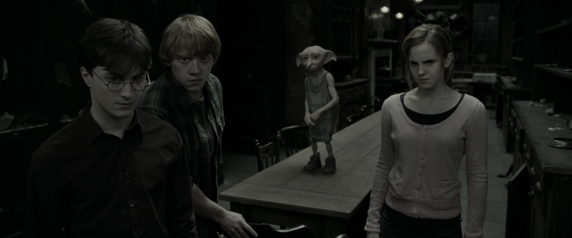 EmmaWatsonFan_dot_nl-HarryPotterAndTheDeathlyHallowsPart1-2892.jpg
