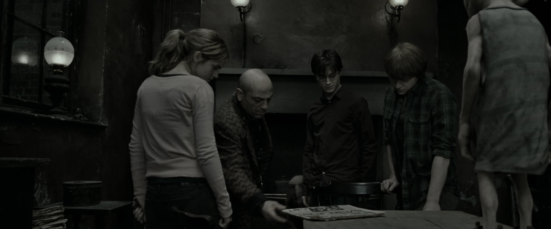 EmmaWatsonFan_dot_nl-HarryPotterAndTheDeathlyHallowsPart1-2908.jpg EmmaWatsonFan_dot_nl-HarryPotterAndTheDeathlyHallowsPart1-2908.jpg