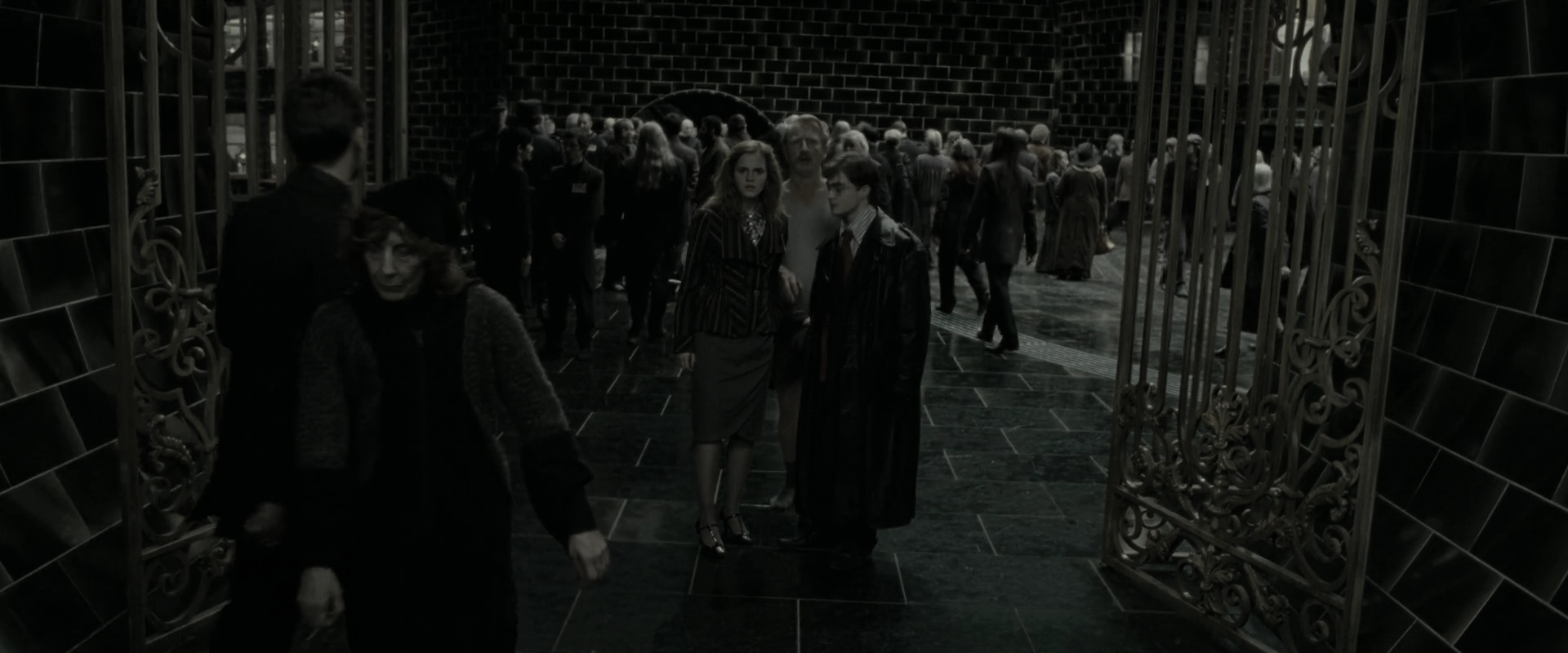 EmmaWatsonFan_dot_nl-HarryPotterAndTheDeathlyHallowsPart1-3617.jpg EmmaWatsonFan_dot_nl-HarryPotterAndTheDeathlyHallowsPart1-3617.jpg