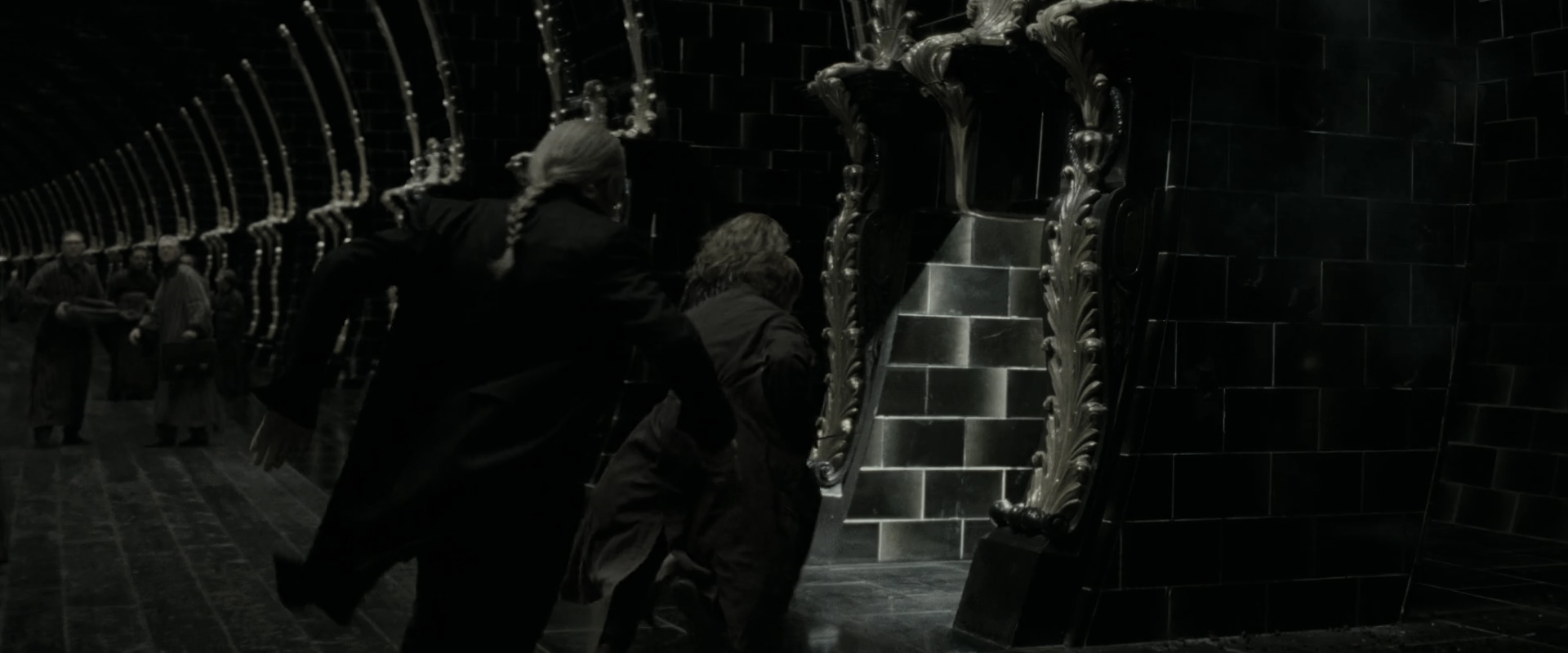 EmmaWatsonFan_dot_nl-HarryPotterAndTheDeathlyHallowsPart1-3682.jpg EmmaWatsonFan_dot_nl-HarryPotterAndTheDeathlyHallowsPart1-3682.jpg