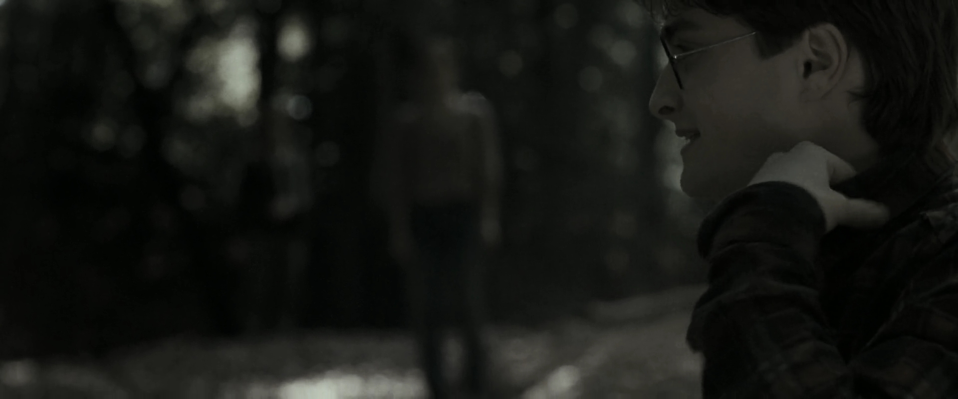 EmmaWatsonFan_dot_nl-HarryPotterAndTheDeathlyHallowsPart1-3894.jpg EmmaWatsonFan_dot_nl-HarryPotterAndTheDeathlyHallowsPart1-3894.jpg