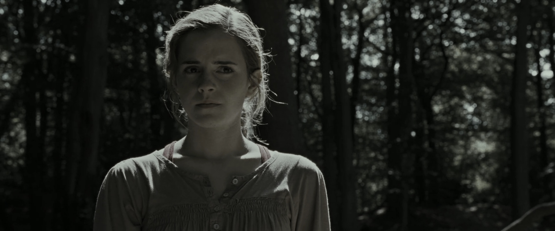 EmmaWatsonFan_dot_nl-HarryPotterAndTheDeathlyHallowsPart1-3906.jpg EmmaWatsonFan_dot_nl-HarryPotterAndTheDeathlyHallowsPart1-3906.jpg