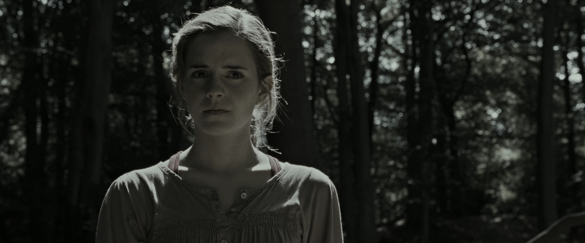 EmmaWatsonFan_dot_nl-HarryPotterAndTheDeathlyHallowsPart1-3907.jpg EmmaWatsonFan_dot_nl-HarryPotterAndTheDeathlyHallowsPart1-3907.jpg