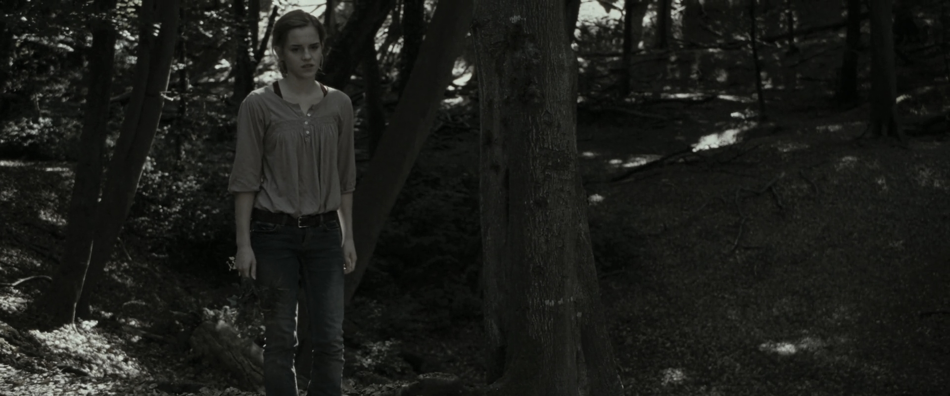 EmmaWatsonFan_dot_nl-HarryPotterAndTheDeathlyHallowsPart1-3991.jpg EmmaWatsonFan_dot_nl-HarryPotterAndTheDeathlyHallowsPart1-3991.jpg