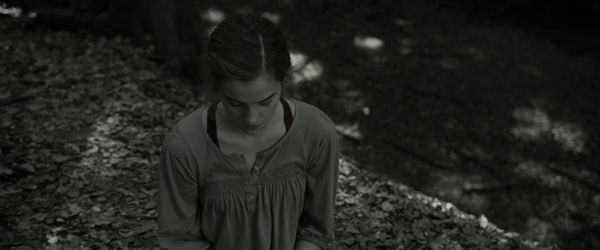 EmmaWatsonFan_dot_nl-HarryPotterAndTheDeathlyHallowsPart1-4031.jpg EmmaWatsonFan_dot_nl-HarryPotterAndTheDeathlyHallowsPart1-4031.jpg