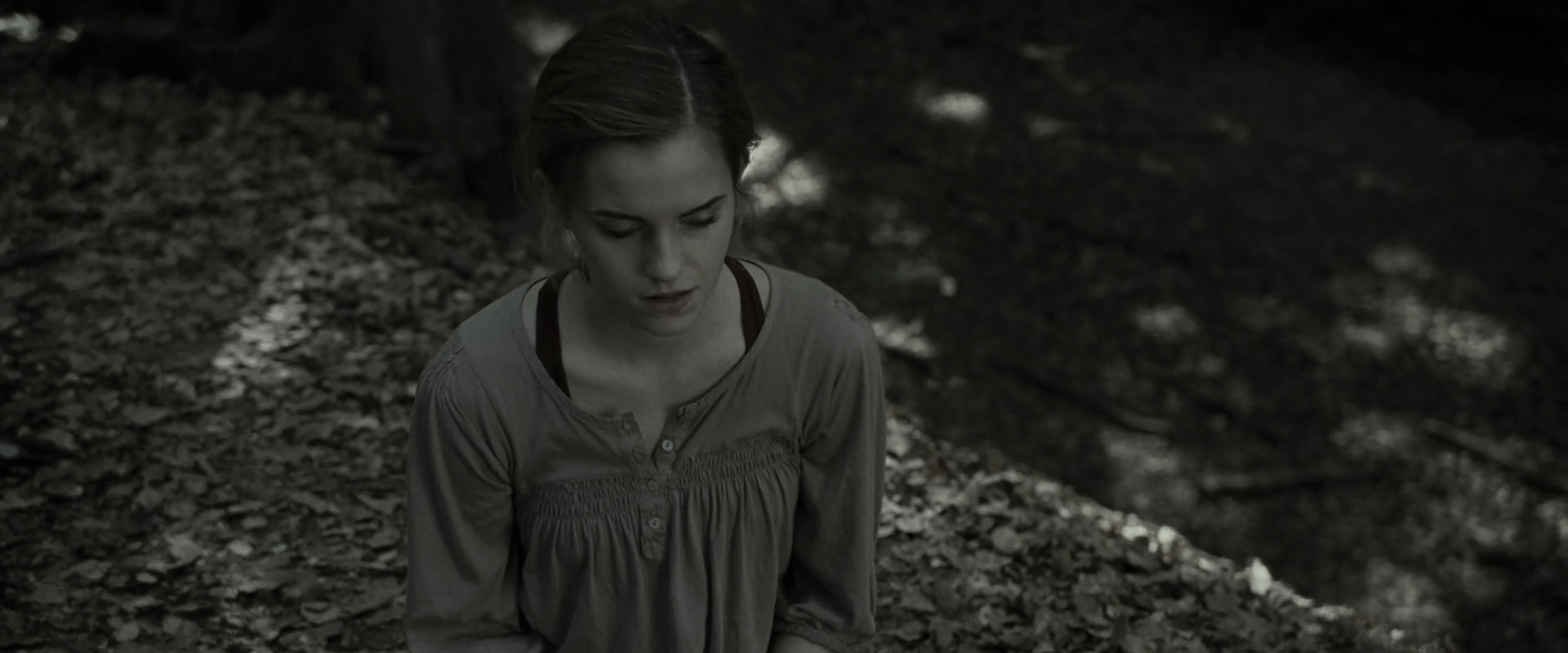 EmmaWatsonFan_dot_nl-HarryPotterAndTheDeathlyHallowsPart1-4033.jpg EmmaWatsonFan_dot_nl-HarryPotterAndTheDeathlyHallowsPart1-4033.jpg