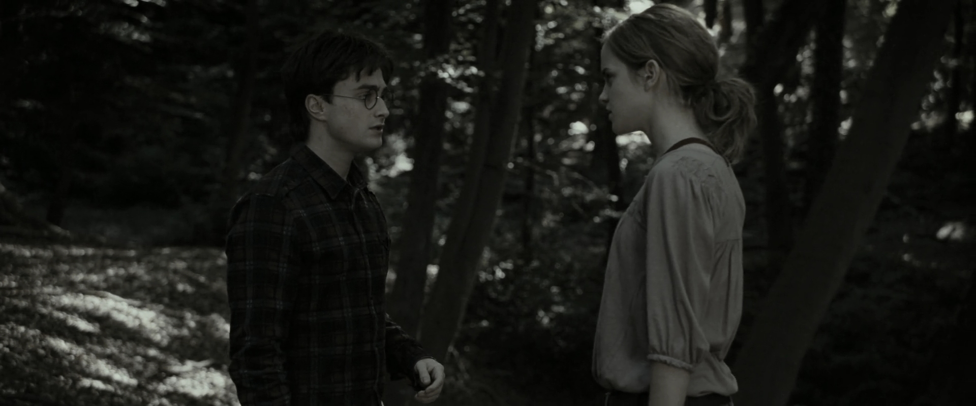 EmmaWatsonFan_dot_nl-HarryPotterAndTheDeathlyHallowsPart1-4058.jpg EmmaWatsonFan_dot_nl-HarryPotterAndTheDeathlyHallowsPart1-4058.jpg