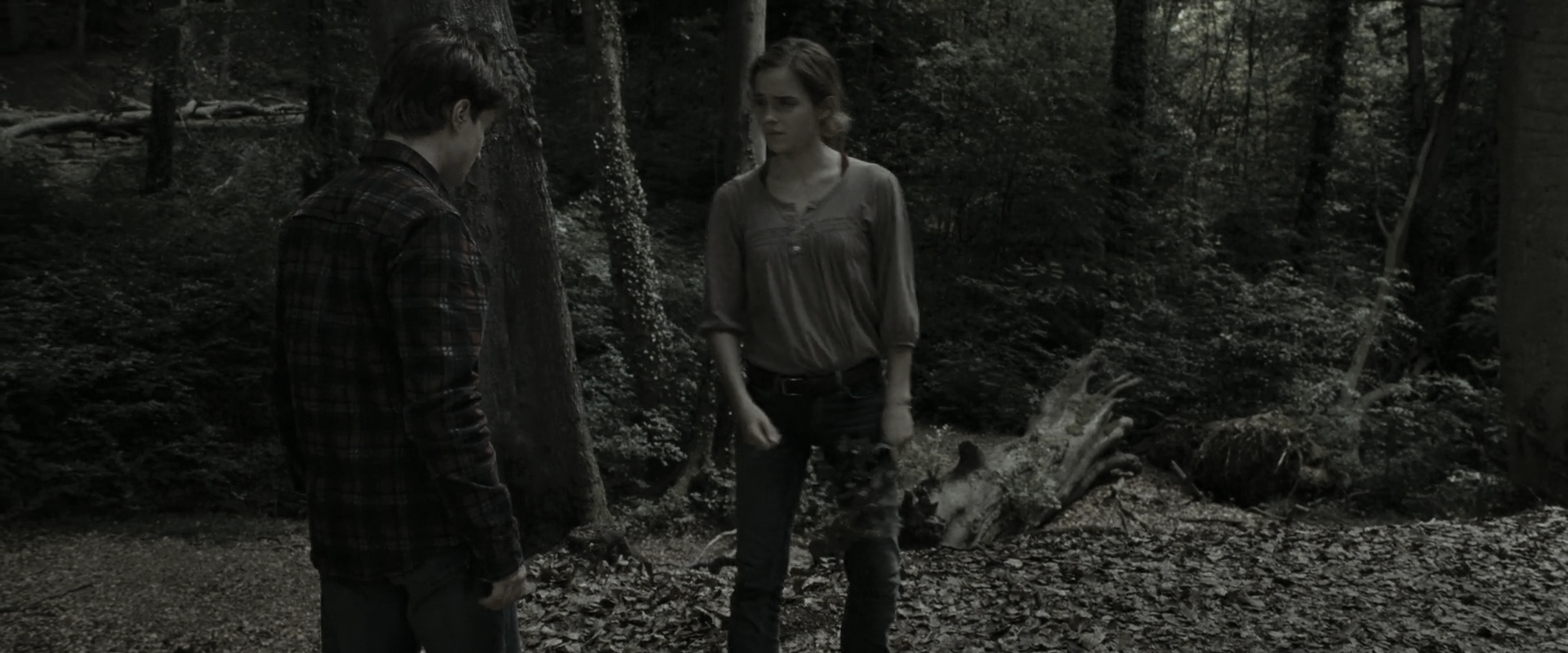 EmmaWatsonFan_dot_nl-HarryPotterAndTheDeathlyHallowsPart1-4064.jpg EmmaWatsonFan_dot_nl-HarryPotterAndTheDeathlyHallowsPart1-4064.jpg