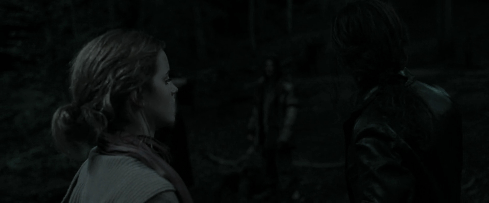 EmmaWatsonFan_dot_nl-HarryPotterAndTheDeathlyHallowsPart1-4202.jpg EmmaWatsonFan_dot_nl-HarryPotterAndTheDeathlyHallowsPart1-4202.jpg