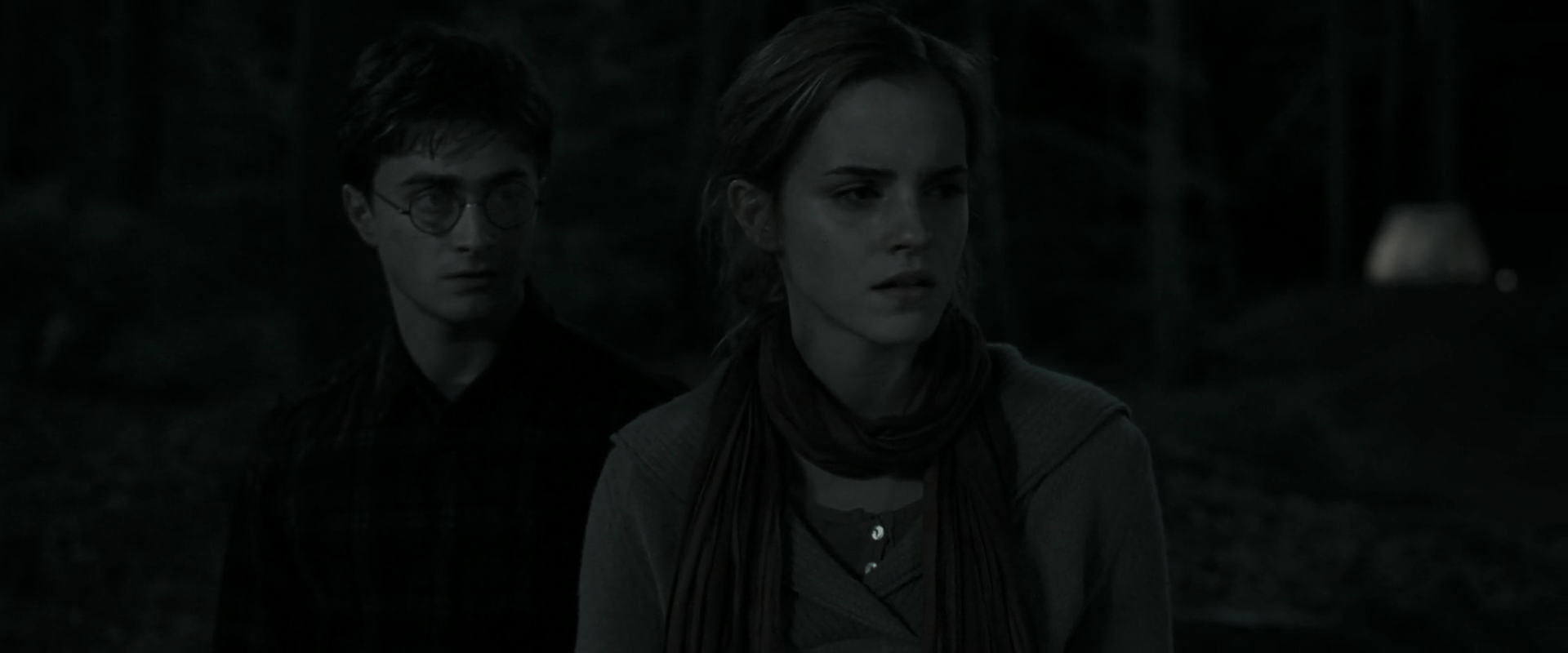 EmmaWatsonFan_dot_nl-HarryPotterAndTheDeathlyHallowsPart1-4224.jpg EmmaWatsonFan_dot_nl-HarryPotterAndTheDeathlyHallowsPart1-4224.jpg