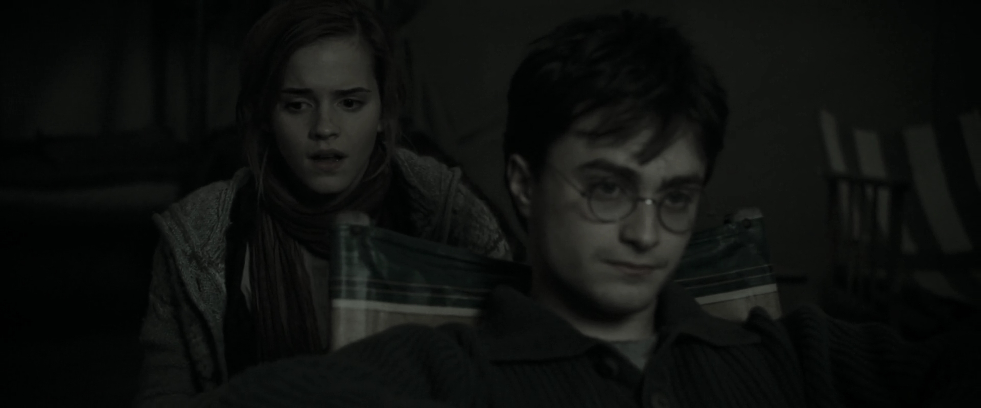 EmmaWatsonFan_dot_nl-HarryPotterAndTheDeathlyHallowsPart1-4346.jpg EmmaWatsonFan_dot_nl-HarryPotterAndTheDeathlyHallowsPart1-4346.jpg