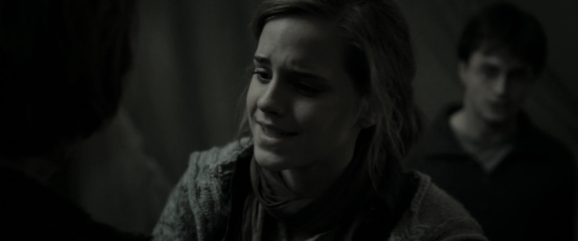 EmmaWatsonFan_dot_nl-HarryPotterAndTheDeathlyHallowsPart1-4482.jpg EmmaWatsonFan_dot_nl-HarryPotterAndTheDeathlyHallowsPart1-4482.jpg