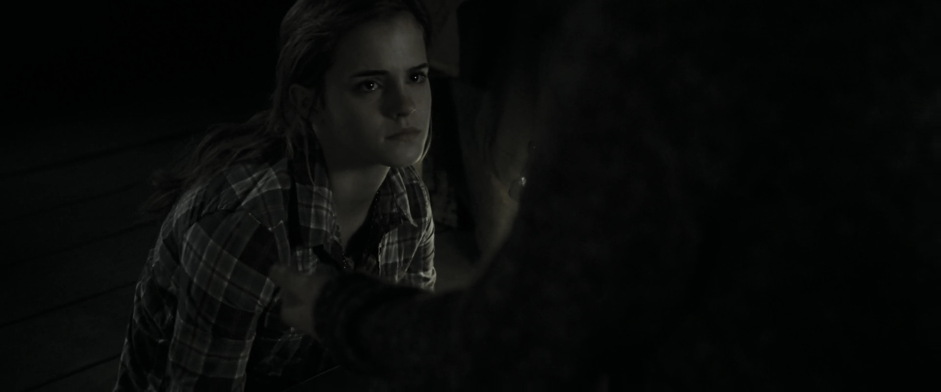 EmmaWatsonFan_dot_nl-HarryPotterAndTheDeathlyHallowsPart1-4690.jpg EmmaWatsonFan_dot_nl-HarryPotterAndTheDeathlyHallowsPart1-4690.jpg