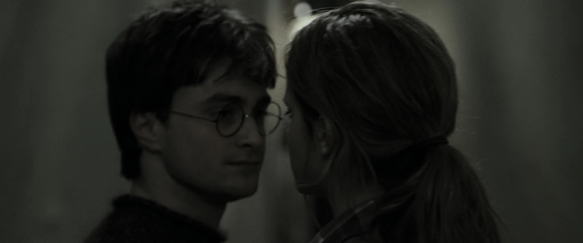 EmmaWatsonFan_dot_nl-HarryPotterAndTheDeathlyHallowsPart1-4770.jpg EmmaWatsonFan_dot_nl-HarryPotterAndTheDeathlyHallowsPart1-4770.jpg