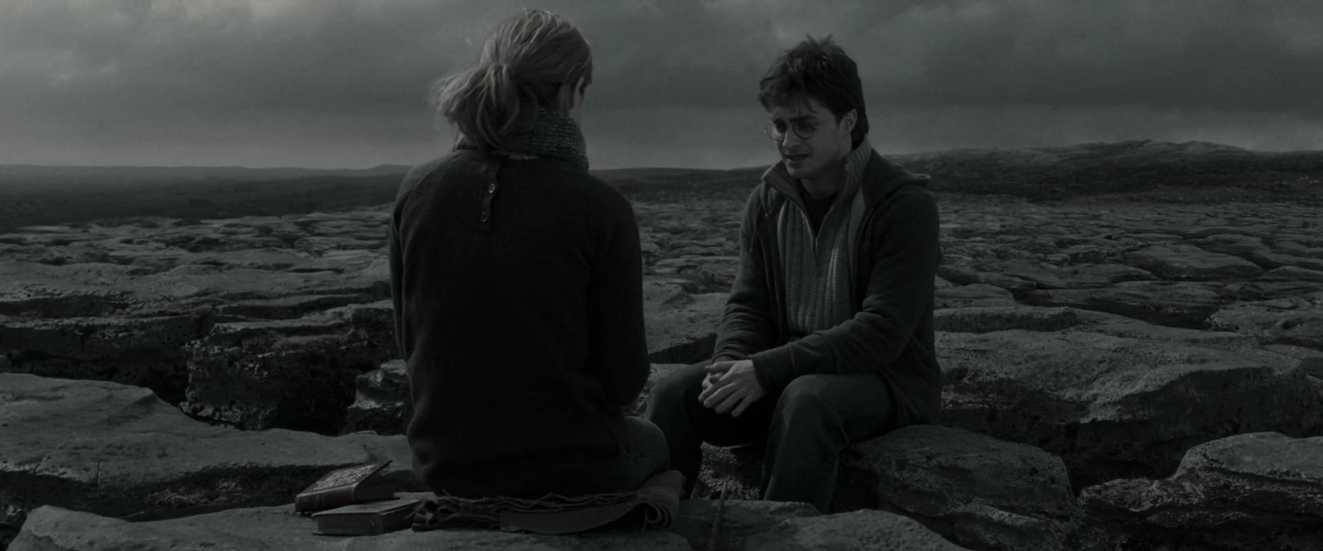 EmmaWatsonFan_dot_nl-HarryPotterAndTheDeathlyHallowsPart1-4836.jpg EmmaWatsonFan_dot_nl-HarryPotterAndTheDeathlyHallowsPart1-4836.jpg