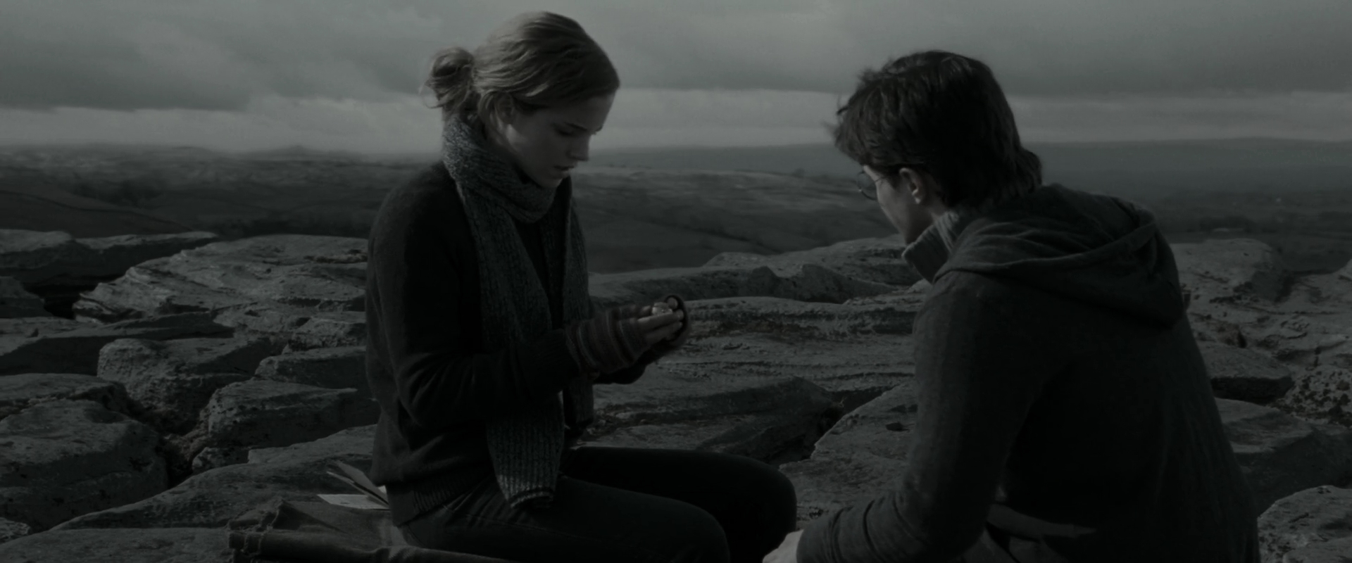 EmmaWatsonFan_dot_nl-HarryPotterAndTheDeathlyHallowsPart1-4838.jpg EmmaWatsonFan_dot_nl-HarryPotterAndTheDeathlyHallowsPart1-4838.jpg