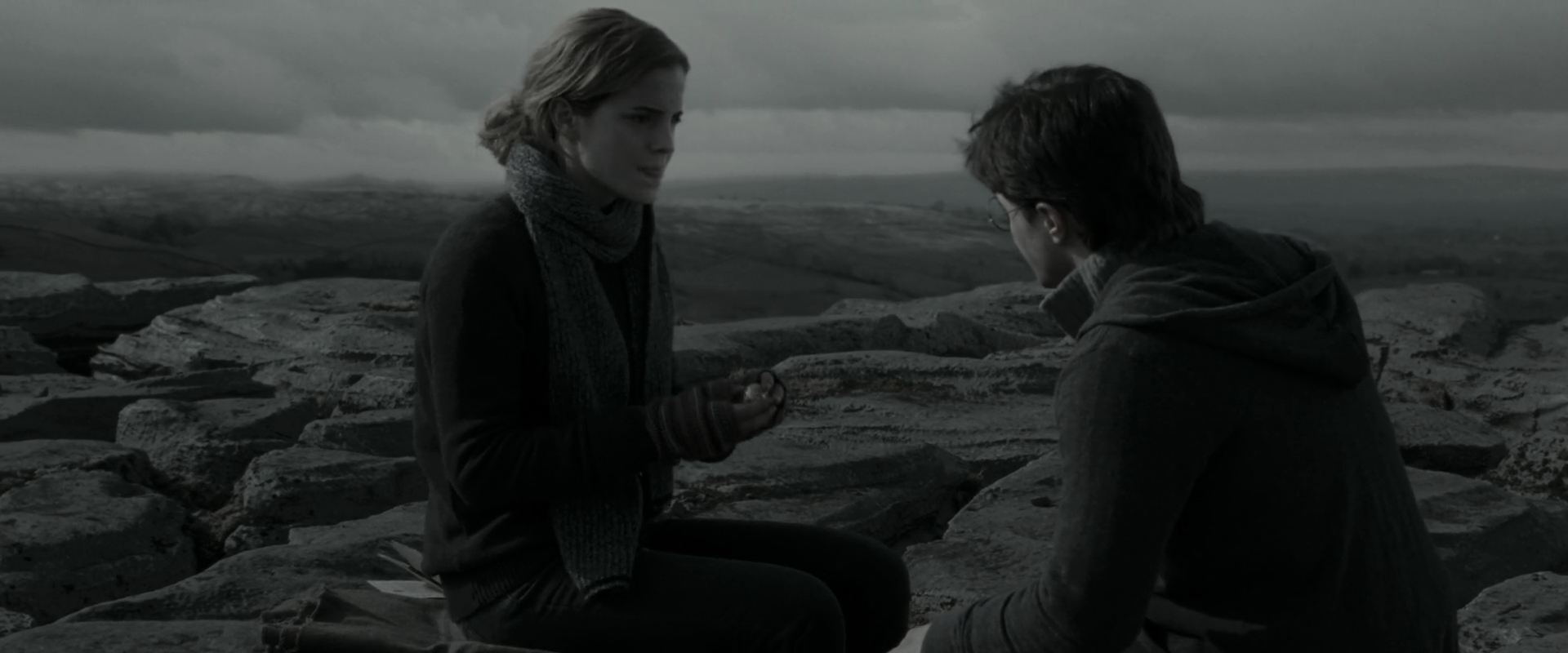 EmmaWatsonFan_dot_nl-HarryPotterAndTheDeathlyHallowsPart1-4839.jpg EmmaWatsonFan_dot_nl-HarryPotterAndTheDeathlyHallowsPart1-4839.jpg