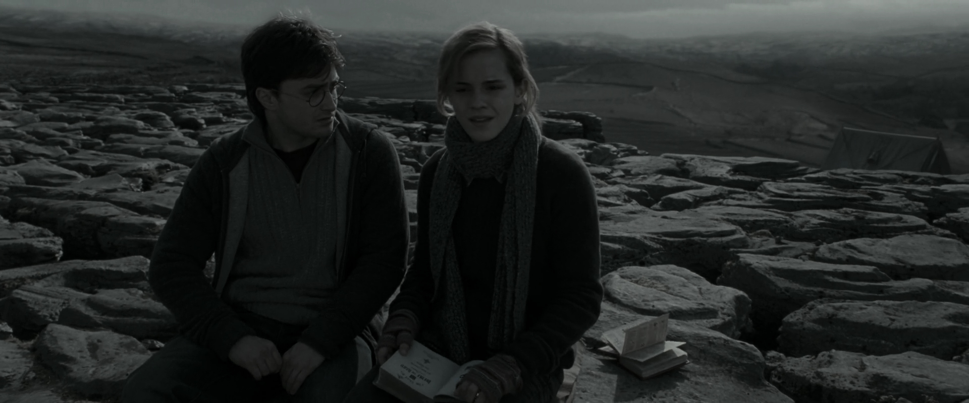 EmmaWatsonFan_dot_nl-HarryPotterAndTheDeathlyHallowsPart1-4865.jpg EmmaWatsonFan_dot_nl-HarryPotterAndTheDeathlyHallowsPart1-4865.jpg