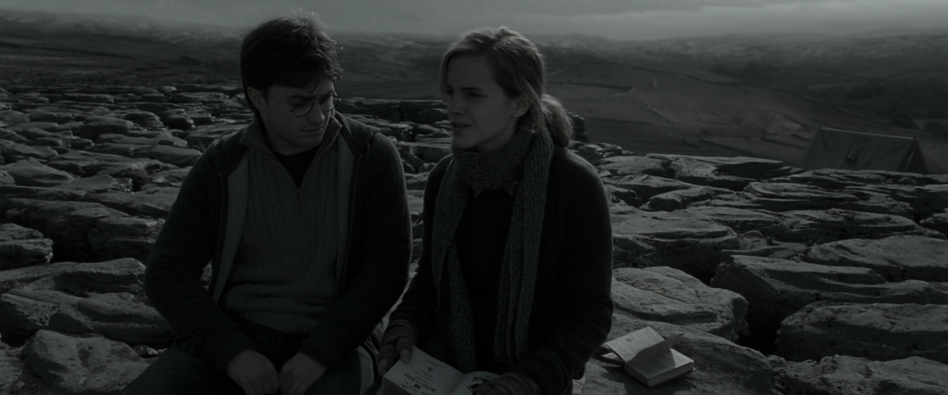 EmmaWatsonFan_dot_nl-HarryPotterAndTheDeathlyHallowsPart1-4867.jpg EmmaWatsonFan_dot_nl-HarryPotterAndTheDeathlyHallowsPart1-4867.jpg