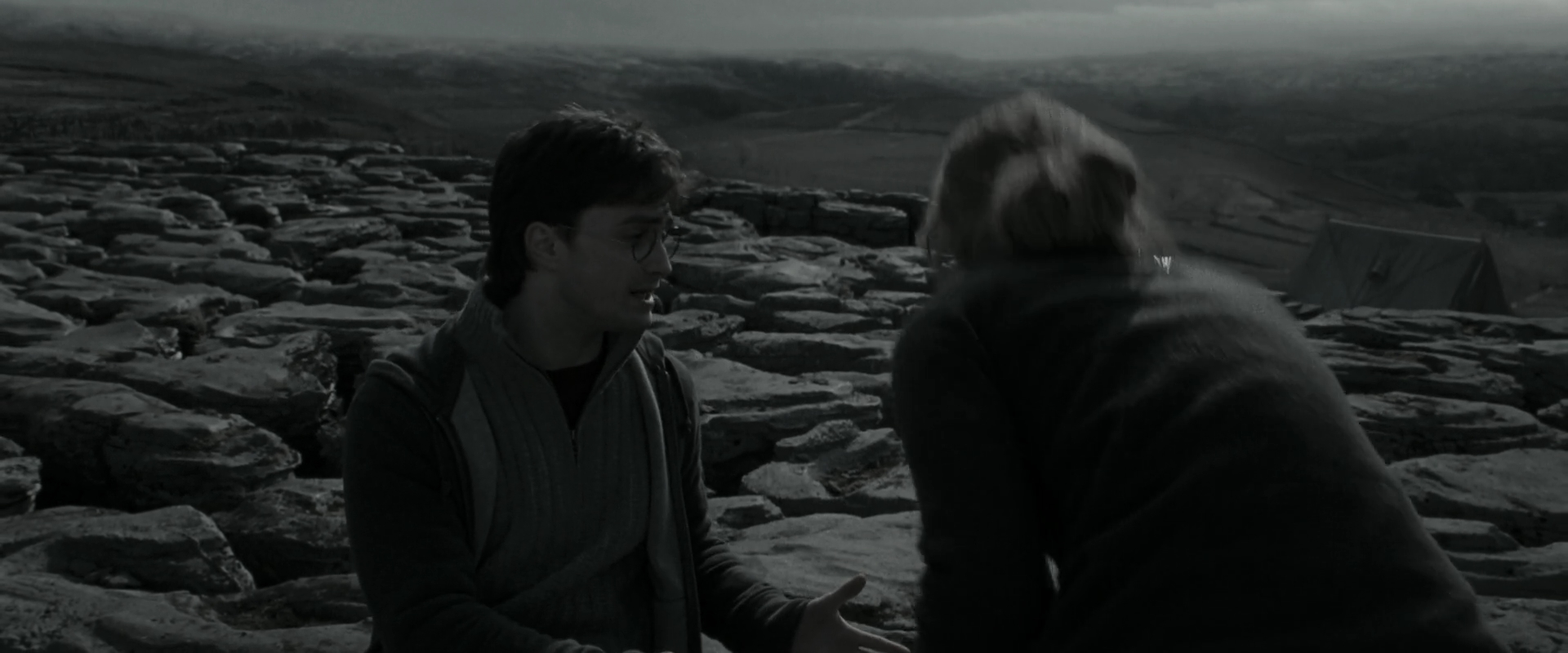 EmmaWatsonFan_dot_nl-HarryPotterAndTheDeathlyHallowsPart1-4885.jpg EmmaWatsonFan_dot_nl-HarryPotterAndTheDeathlyHallowsPart1-4885.jpg