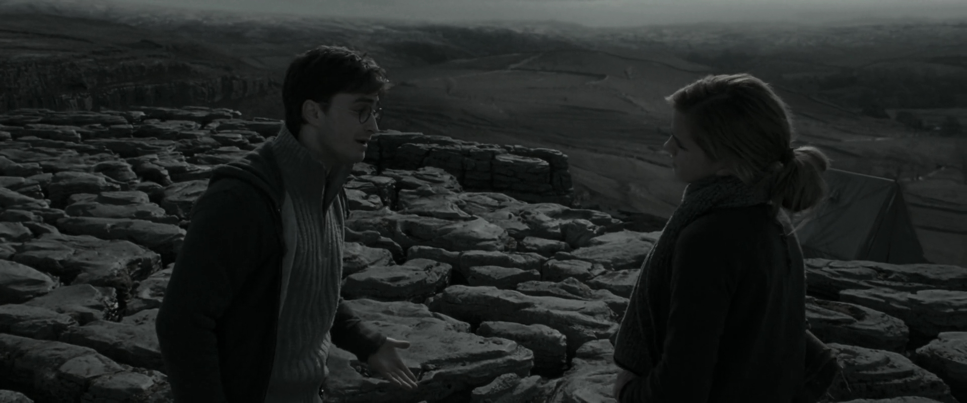 EmmaWatsonFan_dot_nl-HarryPotterAndTheDeathlyHallowsPart1-4890.jpg EmmaWatsonFan_dot_nl-HarryPotterAndTheDeathlyHallowsPart1-4890.jpg