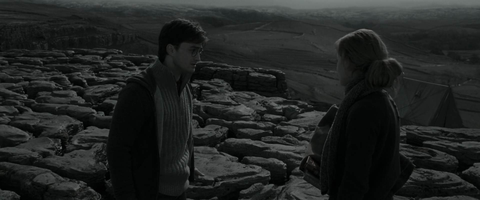 EmmaWatsonFan_dot_nl-HarryPotterAndTheDeathlyHallowsPart1-4895.jpg EmmaWatsonFan_dot_nl-HarryPotterAndTheDeathlyHallowsPart1-4895.jpg