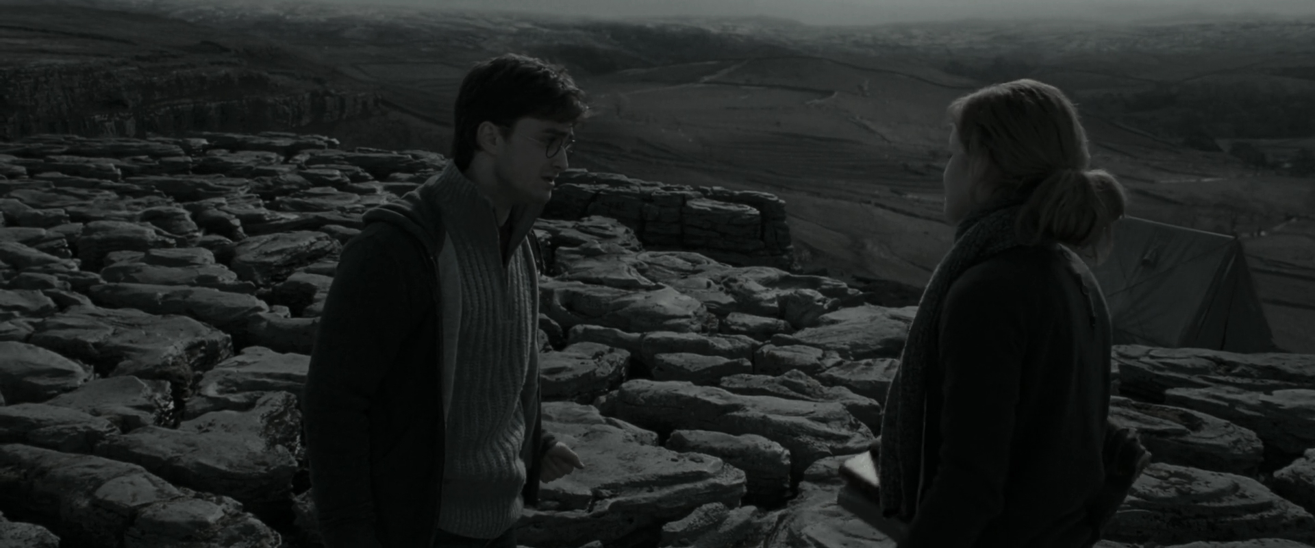 EmmaWatsonFan_dot_nl-HarryPotterAndTheDeathlyHallowsPart1-4897.jpg EmmaWatsonFan_dot_nl-HarryPotterAndTheDeathlyHallowsPart1-4897.jpg