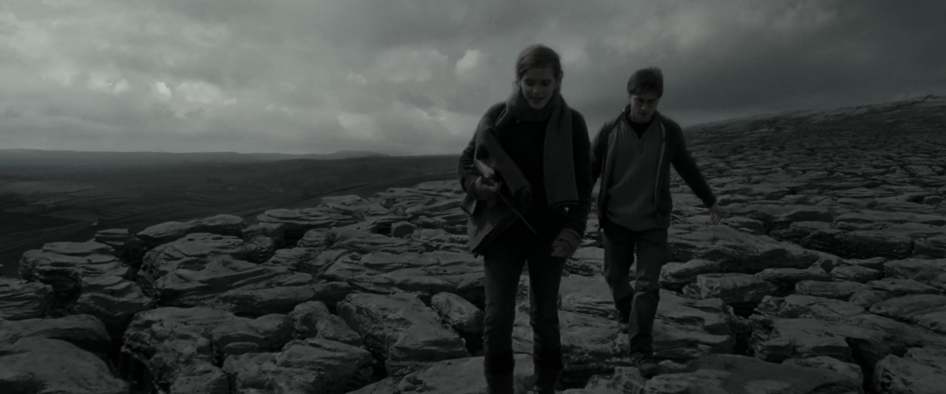 EmmaWatsonFan_dot_nl-HarryPotterAndTheDeathlyHallowsPart1-4903.jpg EmmaWatsonFan_dot_nl-HarryPotterAndTheDeathlyHallowsPart1-4903.jpg