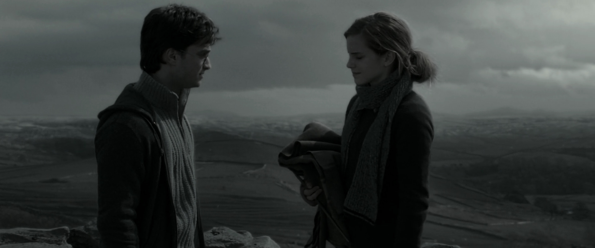 EmmaWatsonFan_dot_nl-HarryPotterAndTheDeathlyHallowsPart1-4922.jpg EmmaWatsonFan_dot_nl-HarryPotterAndTheDeathlyHallowsPart1-4922.jpg