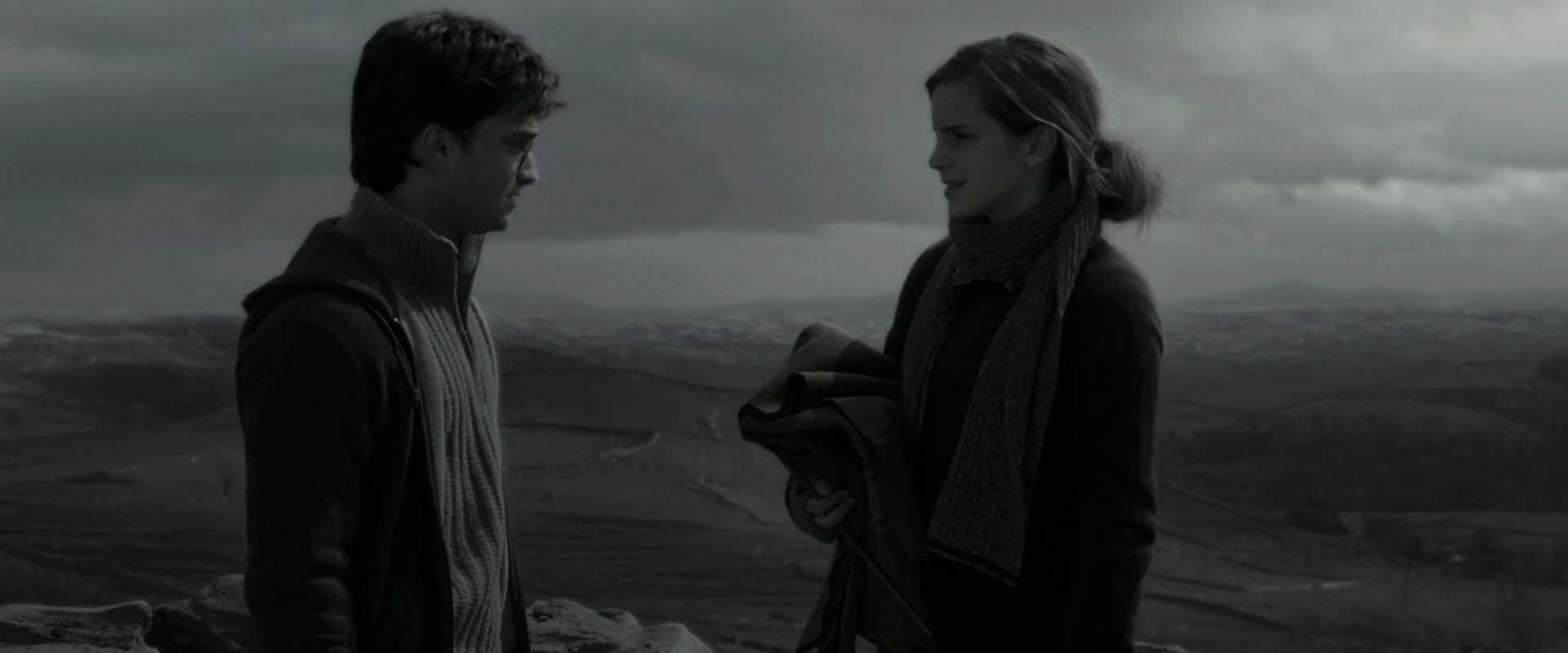 EmmaWatsonFan_dot_nl-HarryPotterAndTheDeathlyHallowsPart1-4923.jpg EmmaWatsonFan_dot_nl-HarryPotterAndTheDeathlyHallowsPart1-4923.jpg