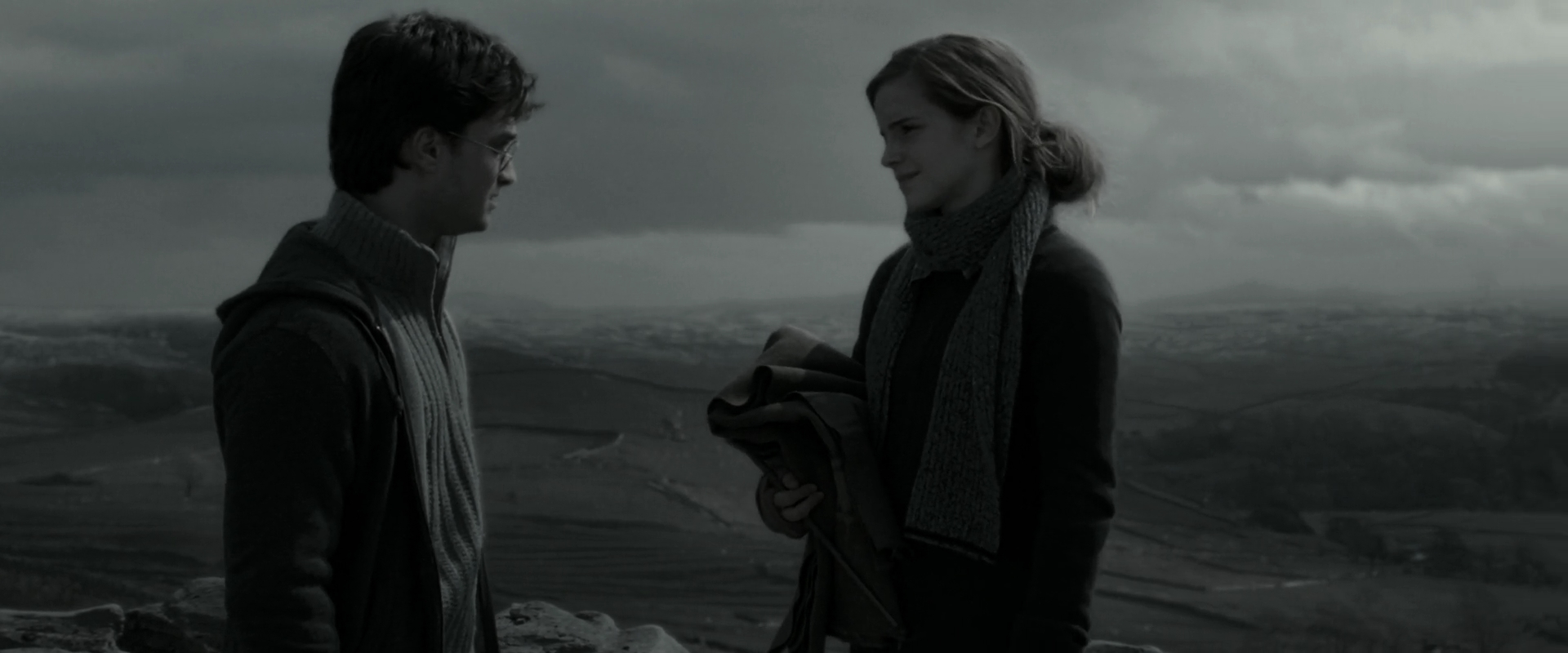 EmmaWatsonFan_dot_nl-HarryPotterAndTheDeathlyHallowsPart1-4924.jpg EmmaWatsonFan_dot_nl-HarryPotterAndTheDeathlyHallowsPart1-4924.jpg