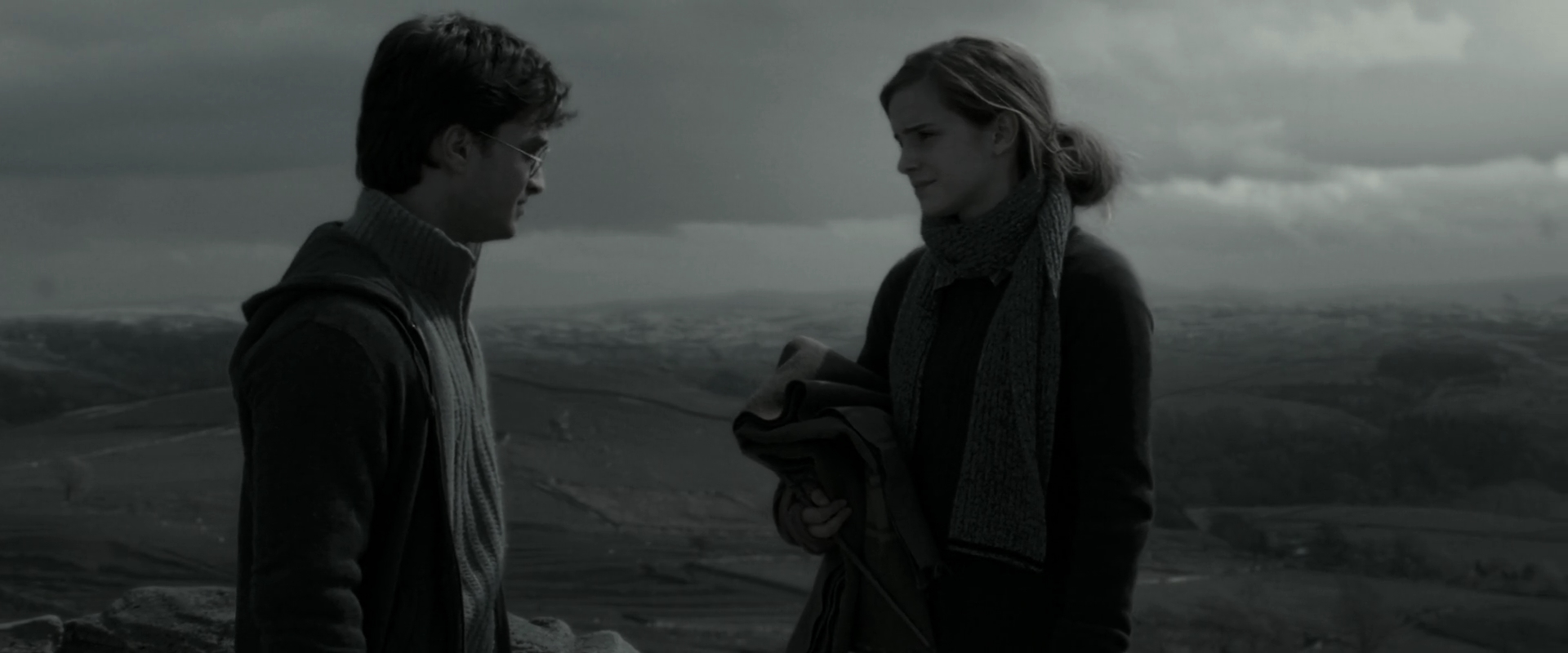 EmmaWatsonFan_dot_nl-HarryPotterAndTheDeathlyHallowsPart1-4928.jpg EmmaWatsonFan_dot_nl-HarryPotterAndTheDeathlyHallowsPart1-4928.jpg