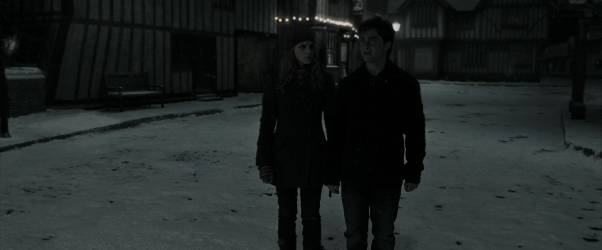 EmmaWatsonFan_dot_nl-HarryPotterAndTheDeathlyHallowsPart1-4956.jpg EmmaWatsonFan_dot_nl-HarryPotterAndTheDeathlyHallowsPart1-4956.jpg