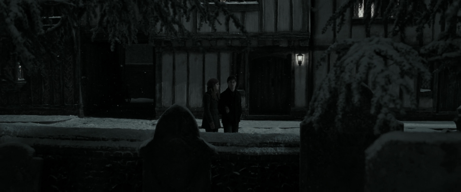 EmmaWatsonFan_dot_nl-HarryPotterAndTheDeathlyHallowsPart1-4990.jpg EmmaWatsonFan_dot_nl-HarryPotterAndTheDeathlyHallowsPart1-4990.jpg