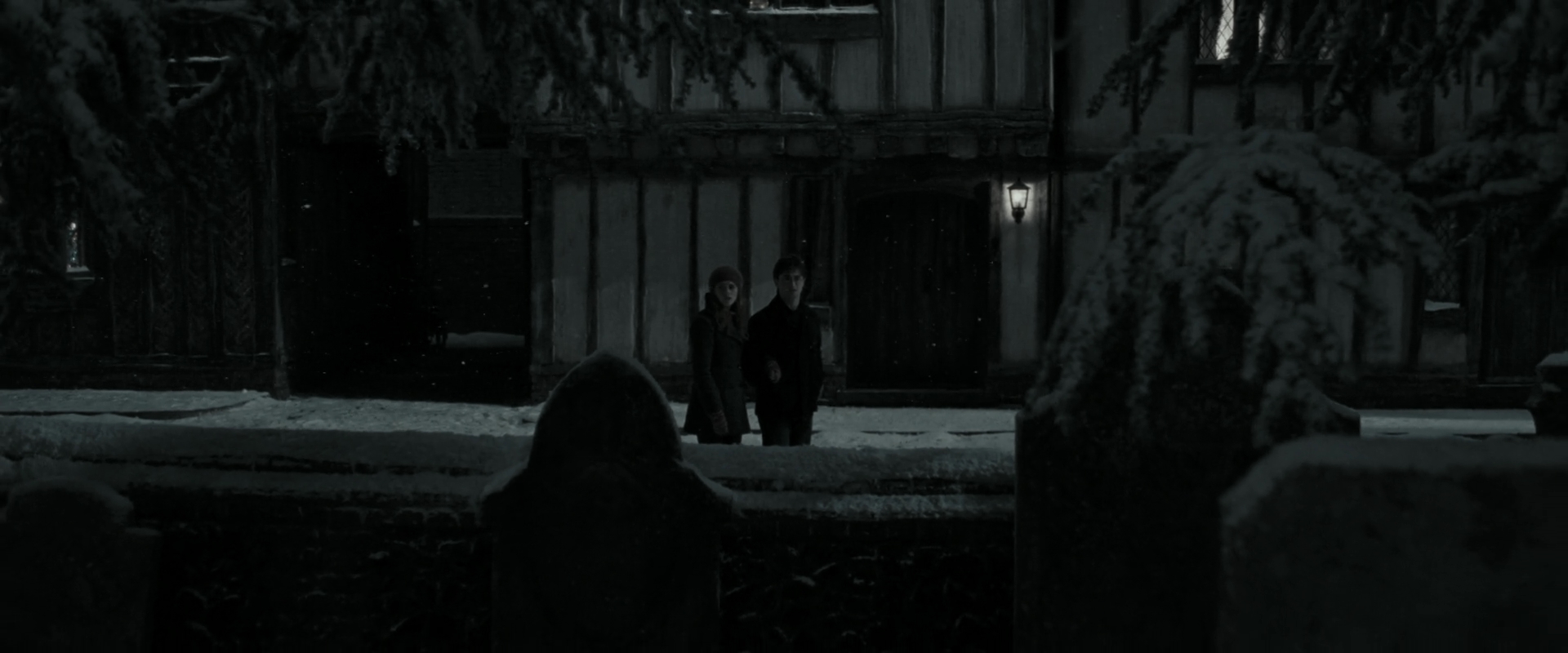 EmmaWatsonFan_dot_nl-HarryPotterAndTheDeathlyHallowsPart1-4991.jpg EmmaWatsonFan_dot_nl-HarryPotterAndTheDeathlyHallowsPart1-4991.jpg