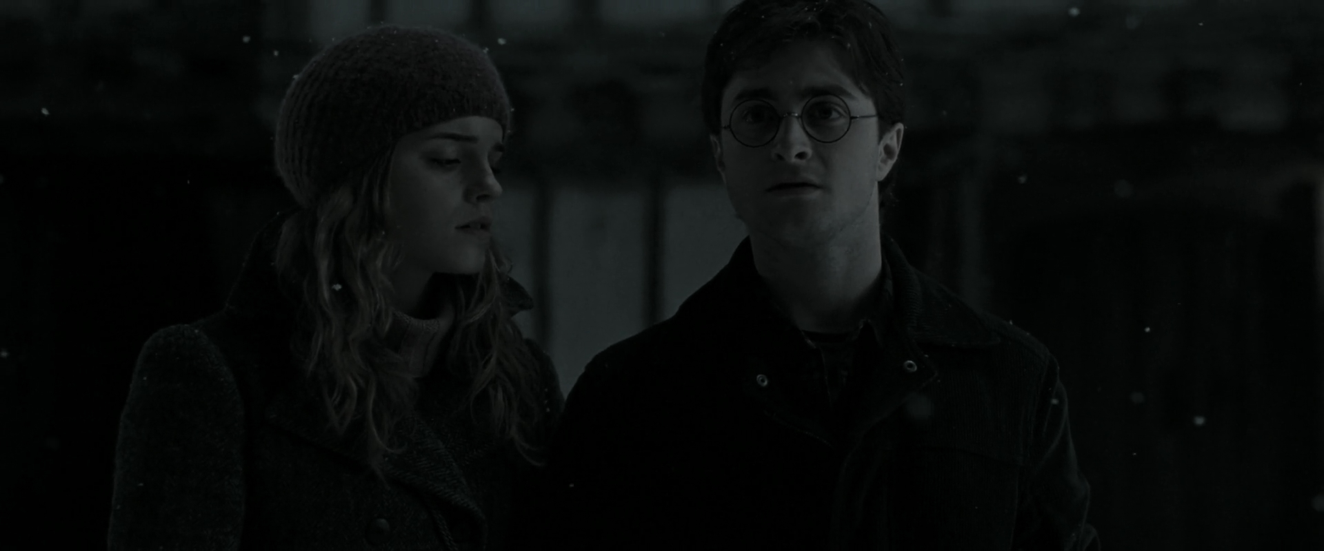 EmmaWatsonFan_dot_nl-HarryPotterAndTheDeathlyHallowsPart1-4998.jpg EmmaWatsonFan_dot_nl-HarryPotterAndTheDeathlyHallowsPart1-4998.jpg