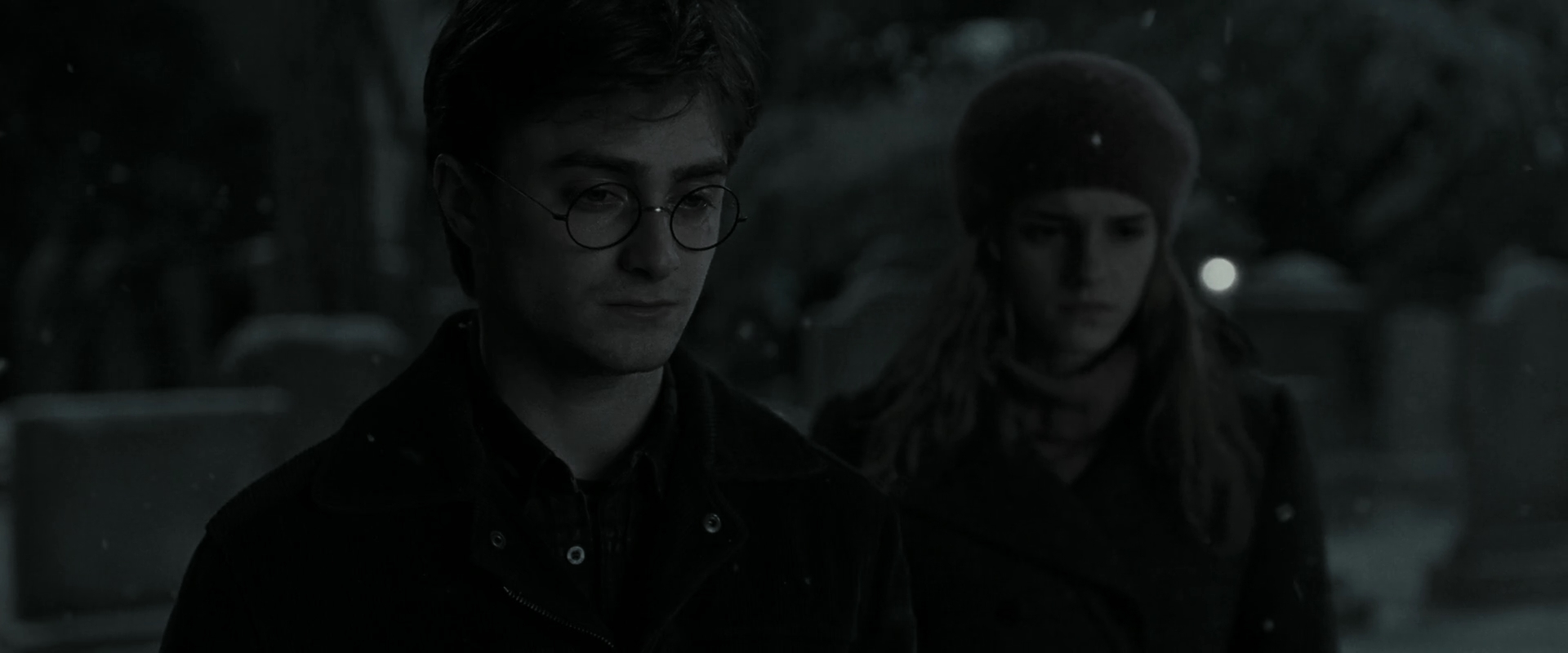 EmmaWatsonFan_dot_nl-HarryPotterAndTheDeathlyHallowsPart1-5049.jpg EmmaWatsonFan_dot_nl-HarryPotterAndTheDeathlyHallowsPart1-5049.jpg