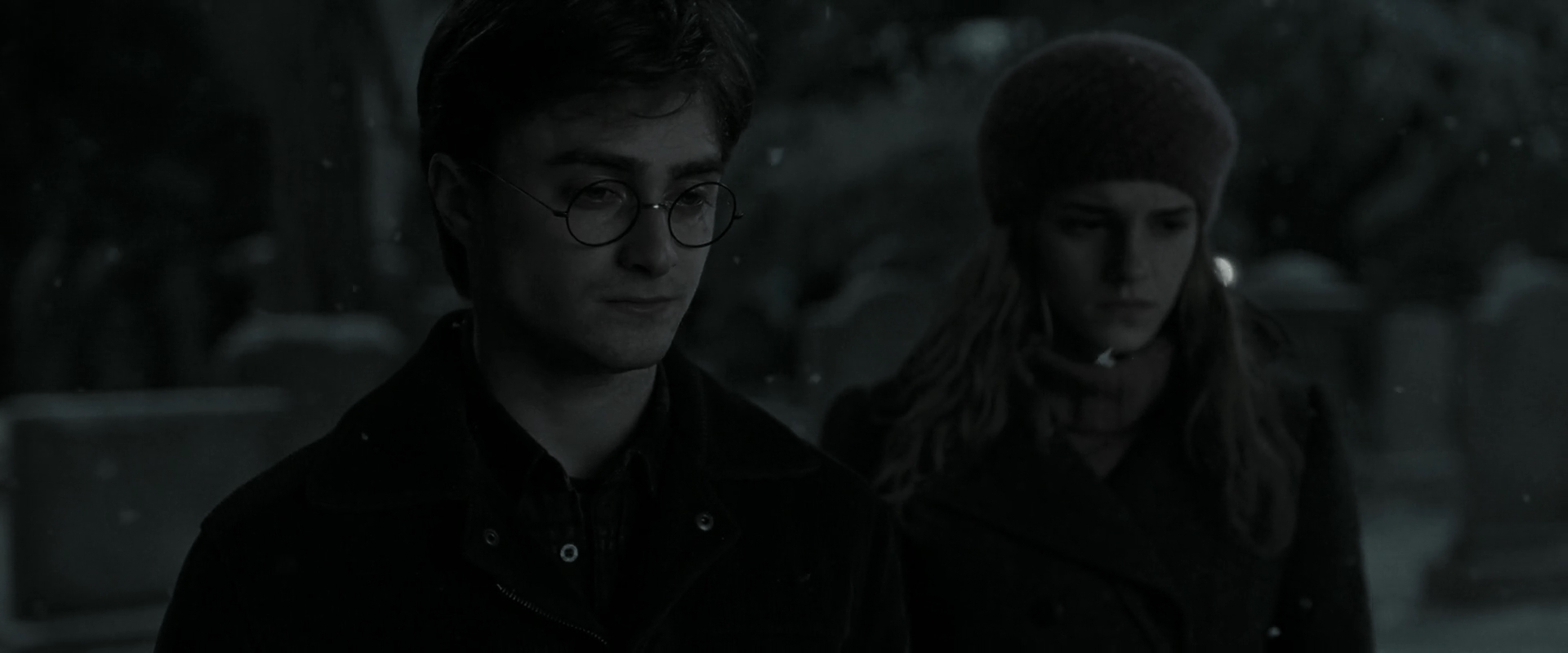 EmmaWatsonFan_dot_nl-HarryPotterAndTheDeathlyHallowsPart1-5050.jpg EmmaWatsonFan_dot_nl-HarryPotterAndTheDeathlyHallowsPart1-5050.jpg